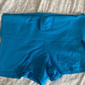 SKIMS blue fold over short